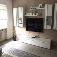 Gri, bej ve beyazla sade ve dinlendirici bir ev