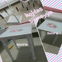 Baştan sona ev sahibinin emeğiyle yenilenmiş bir oturma odası..