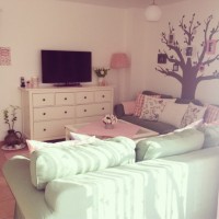 Ebru Hanım'ın her köşesi güzel değerlendirilmiş iç açıcı evi..