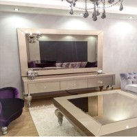 Ev Gezmesi: Şık renkler ve parlak kumaşlarla göz alıcı bir dekor..