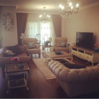 Antik şıklığın ağırlıklı olduğu konforlu ve sofistike bir dekor..