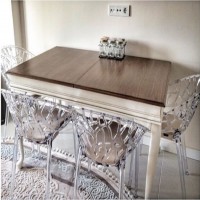 Ev Gezmesi: Şık renkler ve parlak kumaşlarla göz alıcı bir dekor..