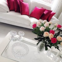 Ev Gezmesi: Her köşesinde çiçeklerle zarif ve ferah bir ev..