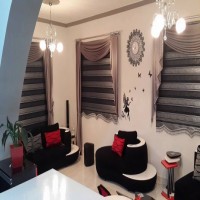 Selcan Hanım'ın kırmızı, siyah ve beyaz evi