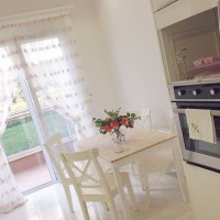 Ev Gezmesi: Her köşesinde çiçeklerle zarif ve ferah bir ev..