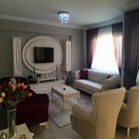 Beyza Hanım'ın bordo ağırlıklı zarif ve karakterli evi