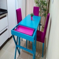 Deniz esintileriyle döşenmiş her köşesi özenli ve rahatlatıcı bir ev