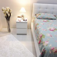 Ev Gezmesi: Her köşesinde çiçeklerle zarif ve ferah bir ev..