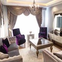 Ev Gezmesi: Şık renkler ve parlak kumaşlarla göz alıcı bir dekor..