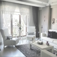 Yastık, aksesuar ve fon perde değişimiyle her gün yeni bir salon