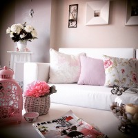 Yastık, aksesuar ve fon perde değişimiyle her gün yeni bir salon