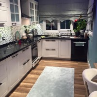 Fatma Hanım'ın özenli ve sıcak evinde ev gezmesindeyiz.