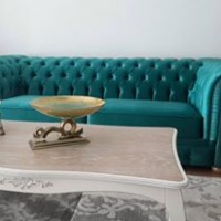 Servin Hanım'ın duvar kağıtlarıyla renklendirdiği harika salonu