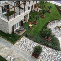 Vurgulu renklerle huzur dolu bir dekor..