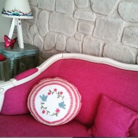 Vurgulu renklerle huzur dolu bir dekor..