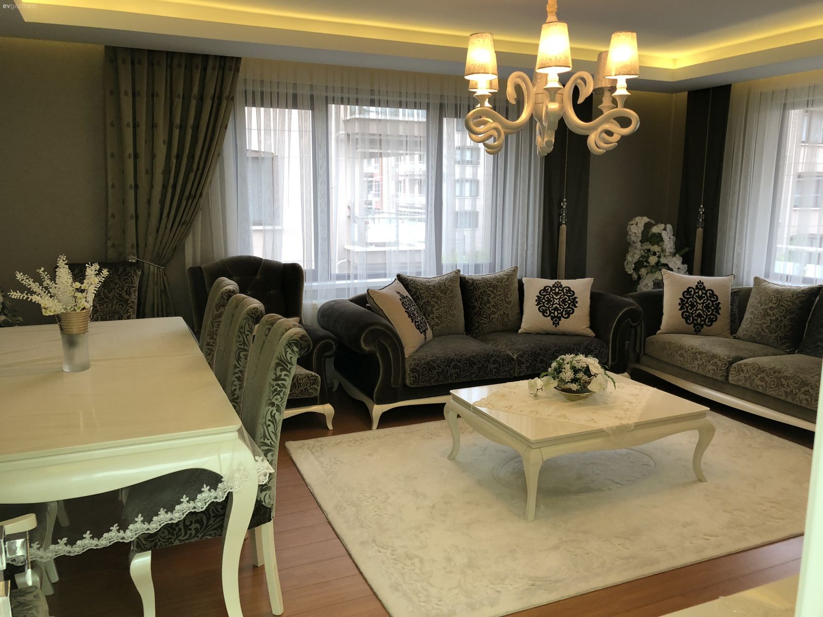 Beyaz ev aşkı❤️