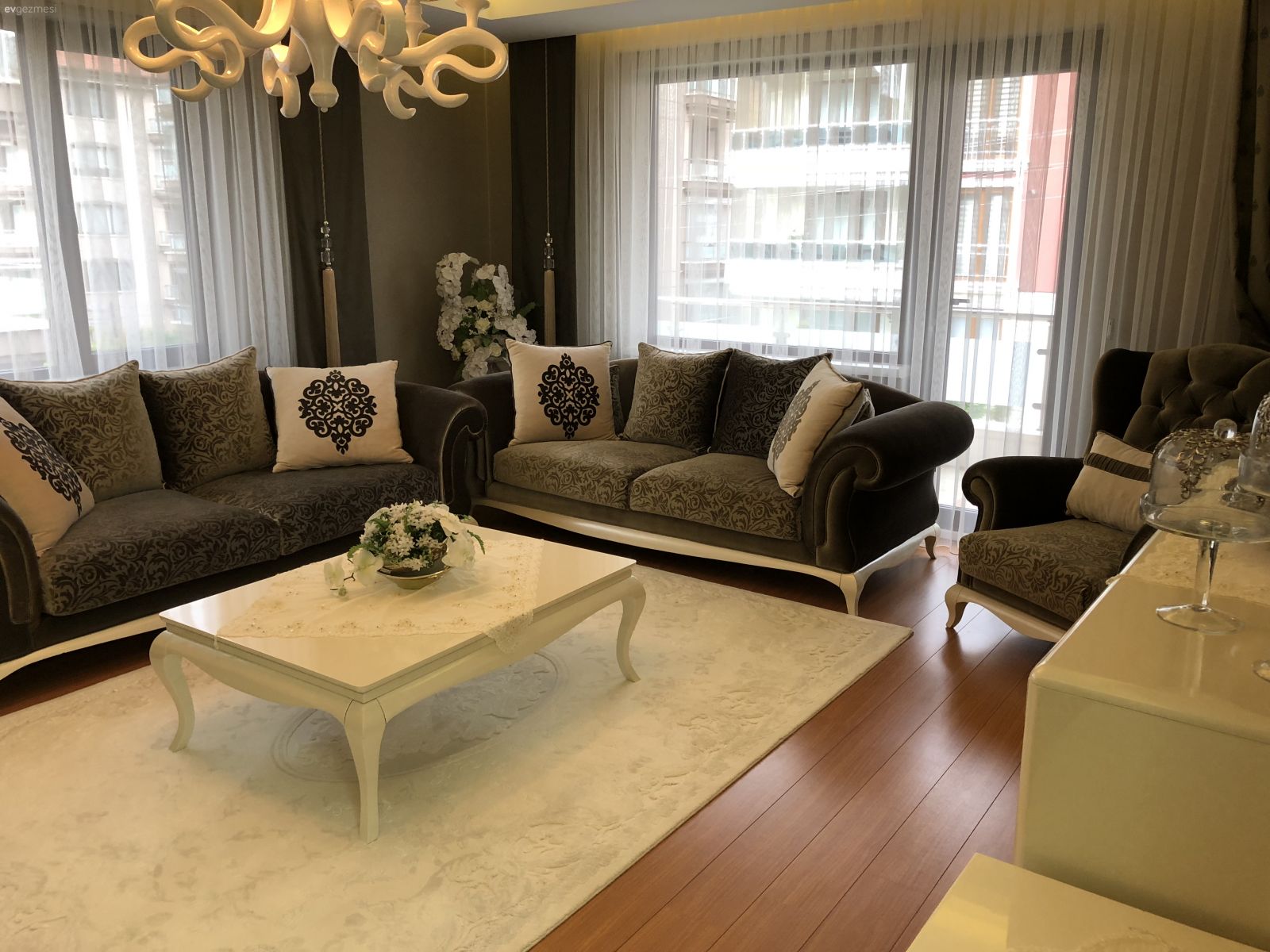 Beyaz ev aşkı❤️