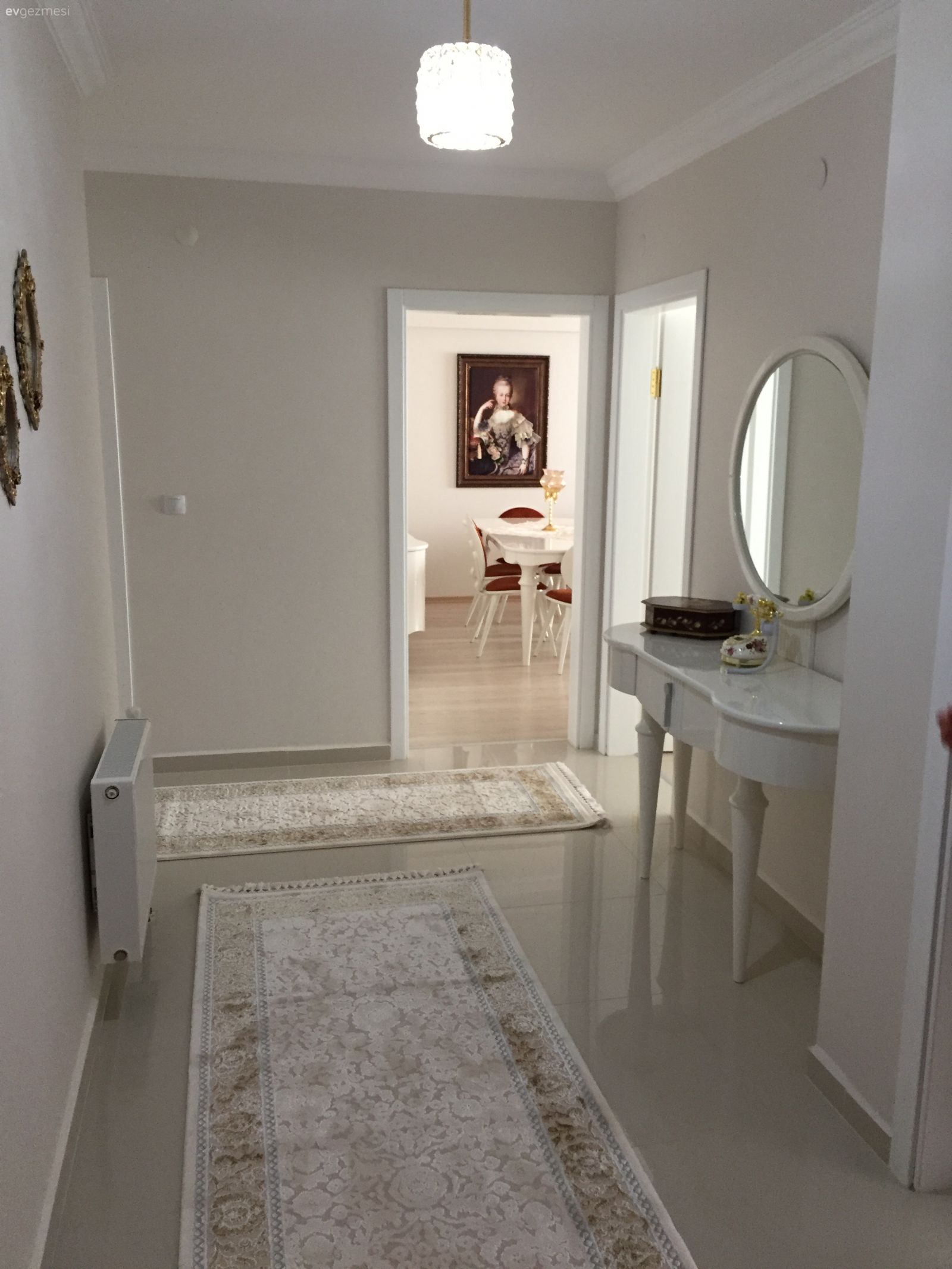 Eşimle birlikte dekore ettiğimiz evimiz..