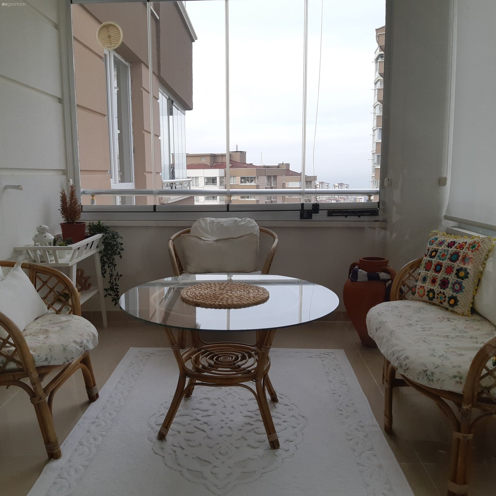 Ev dekorasyonum. Fikir ve önerileri beklerim.