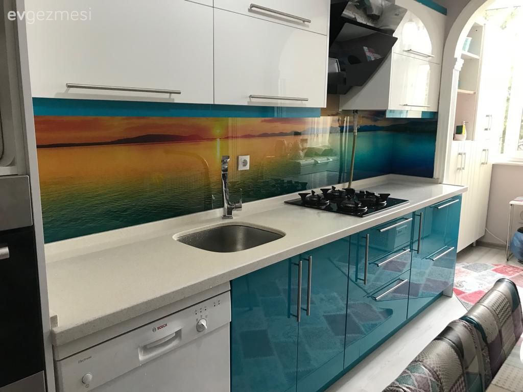 Estetik ve Kullanışlı: Tezgah Arası Cam Paneller