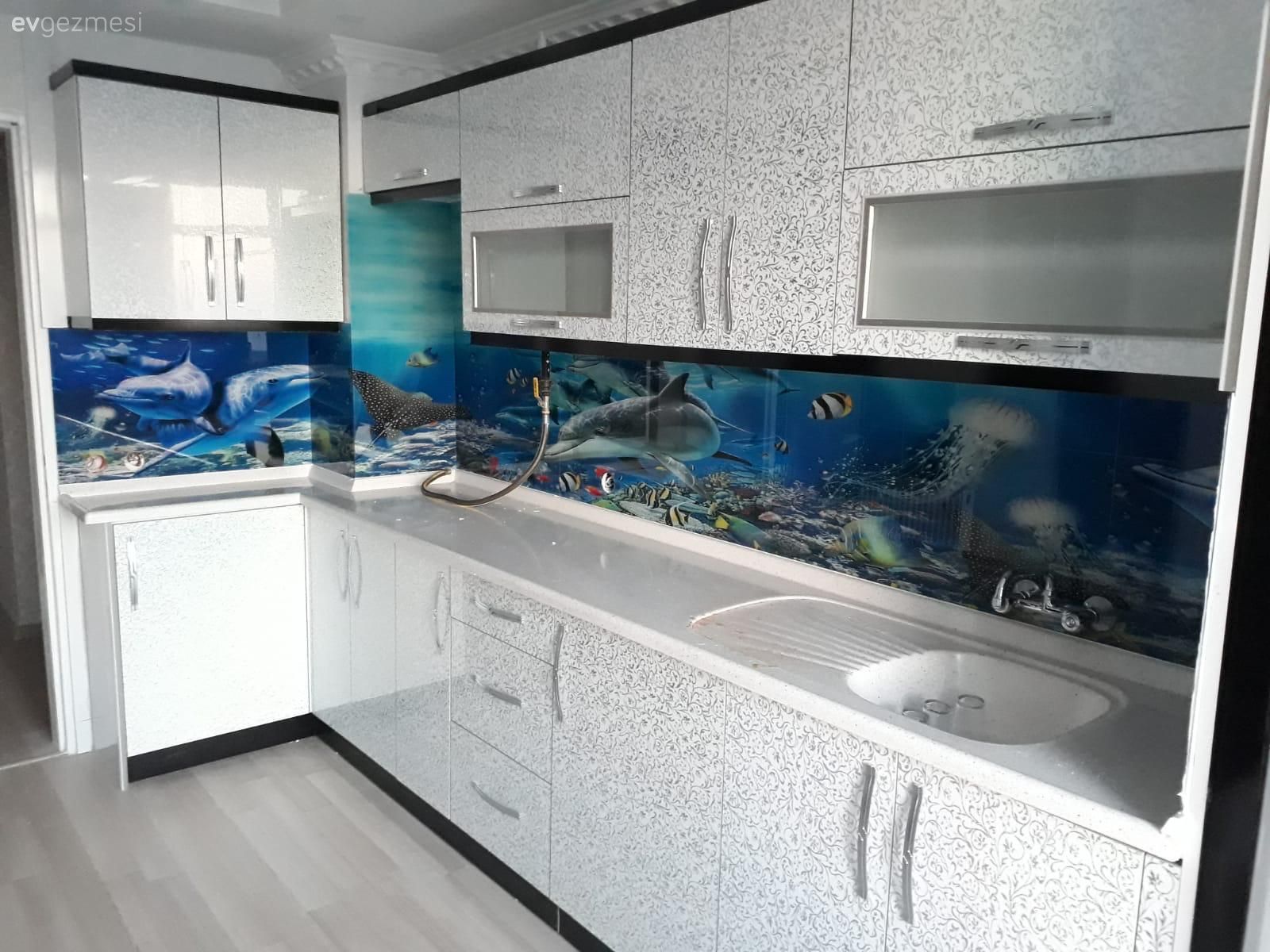 Estetik ve Kullanışlı: Tezgah Arası Cam Paneller