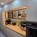 Koridor Tipi Bu Modern Mutfağın Cazibe Noktası Cam Kapaklar