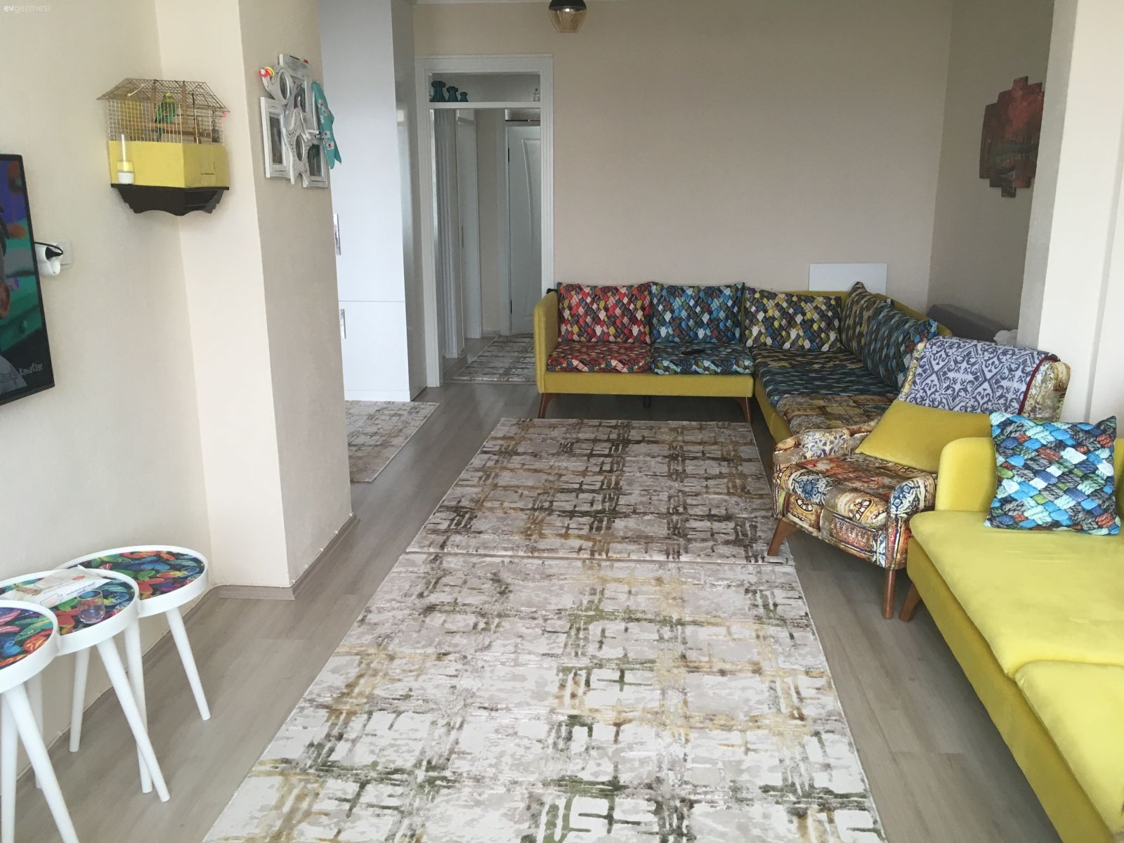 Dikdortgen salon hemen kapi karsisi