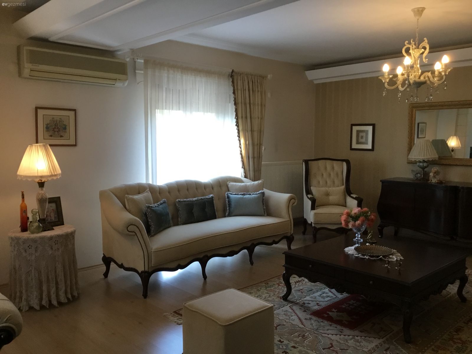 Salonumun son hali..Her an birşeyler eklenebilir ya da çıkarılabilir☺️