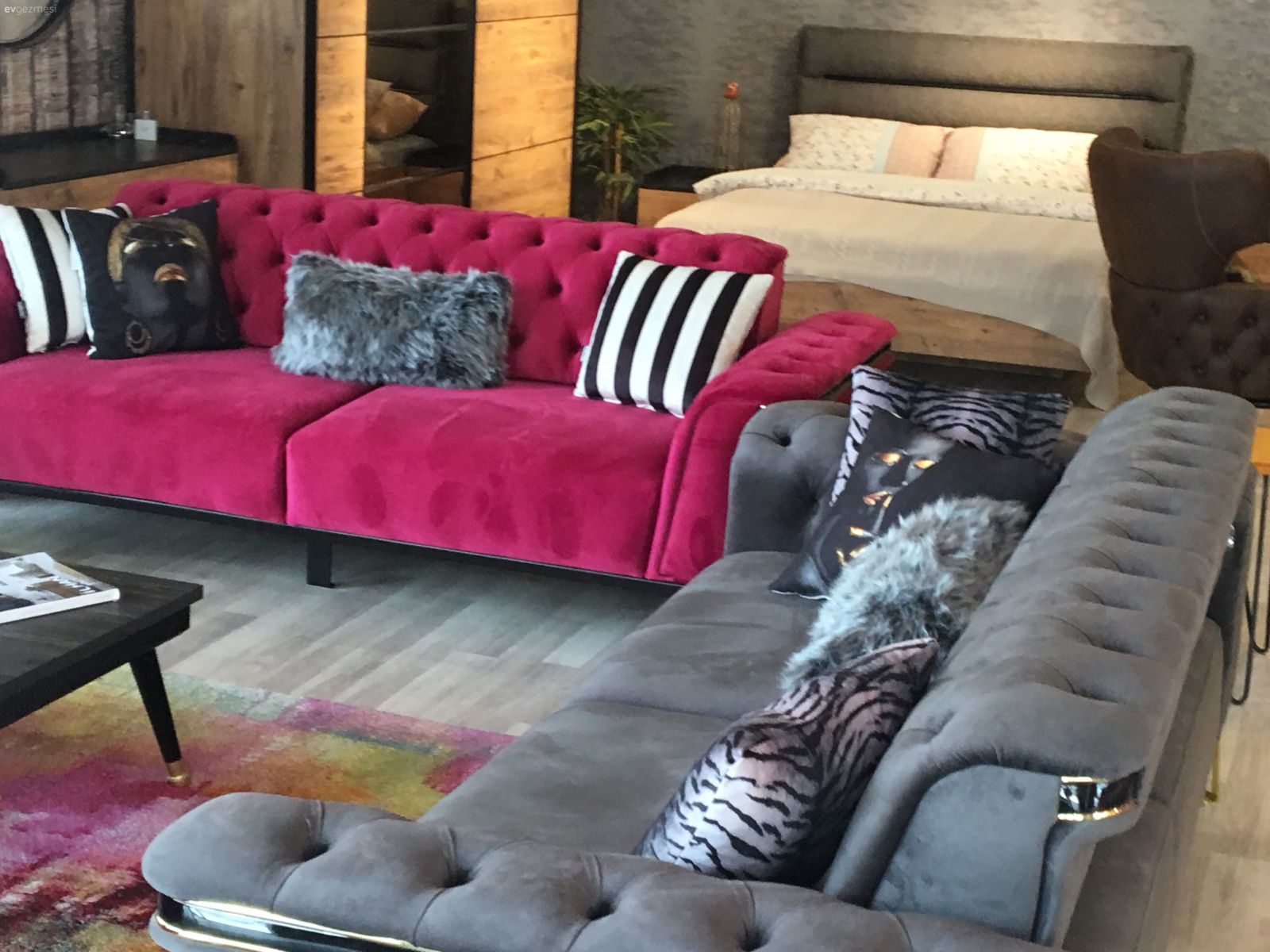 Salon duvar rengi ve perde seçimi ile ilgili yardım