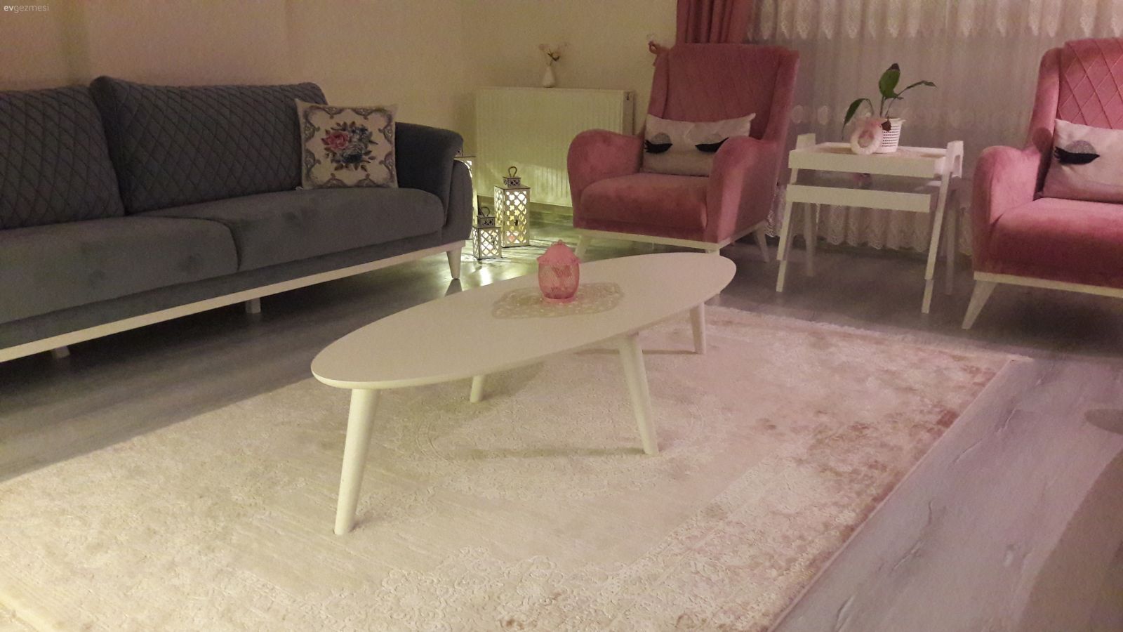 Salonumu yorumları dikkate alarak tekrar dizayn ettim :)