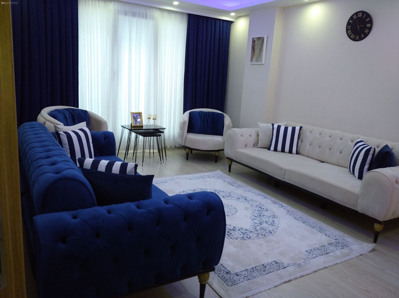 Salonumdan Kareler...