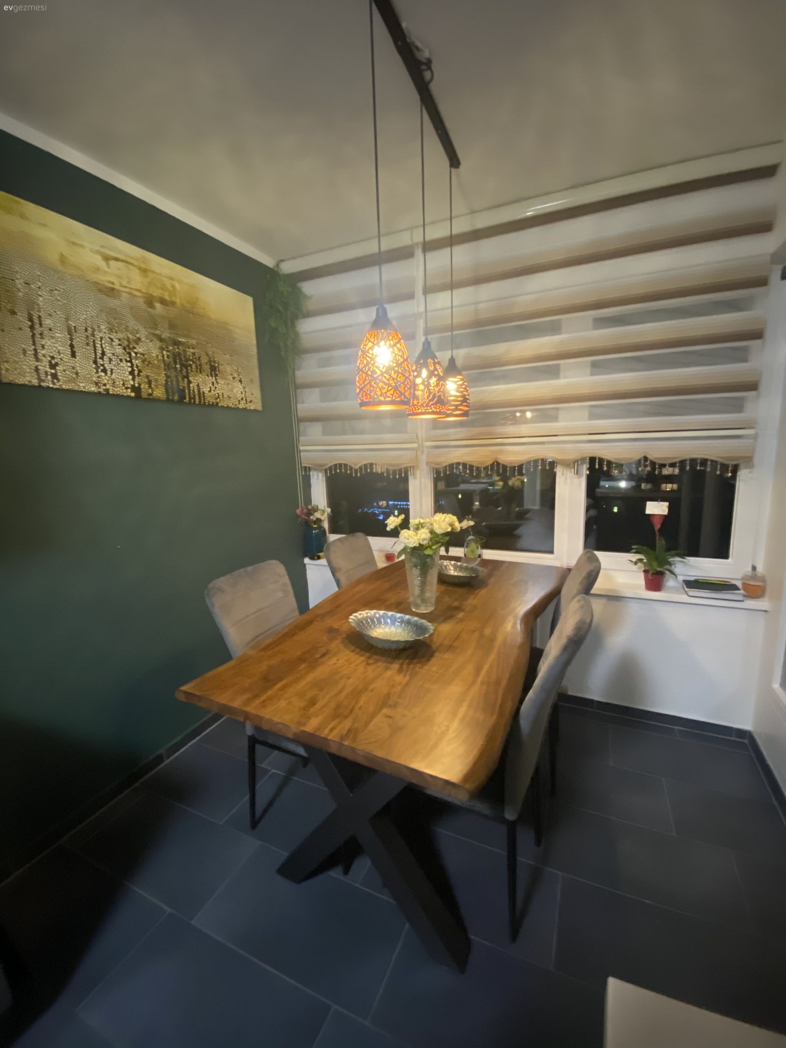 Buda benim oturma odan ve mutfagim