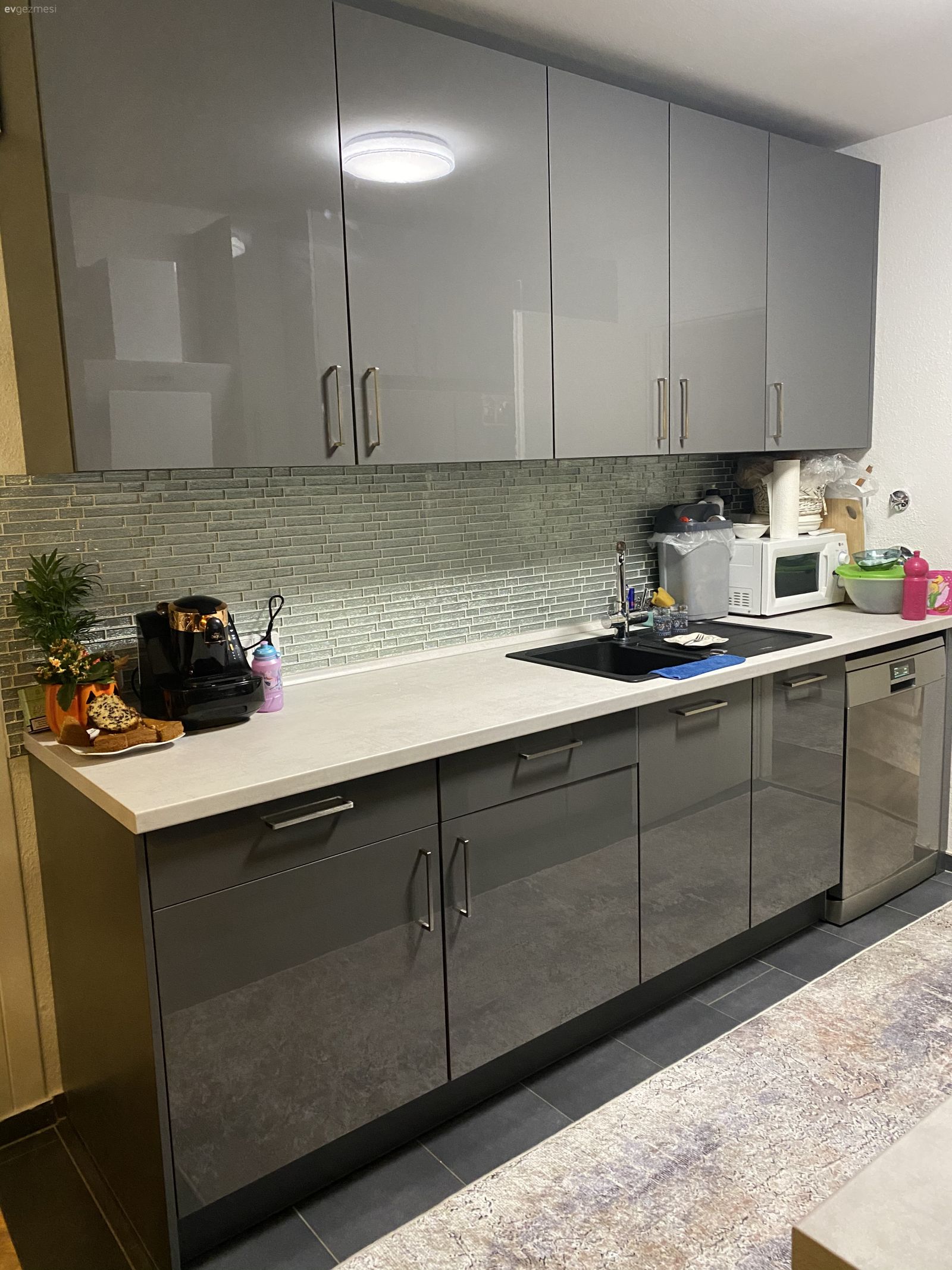 Buda benim oturma odan ve mutfagim