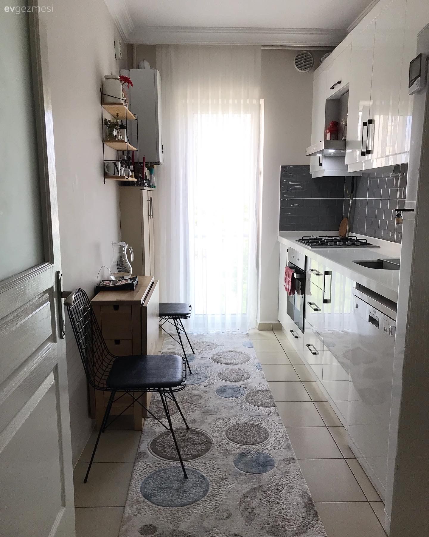 Bir kaç ay önce taşındığım evimin yenilediğim mutfağı, öncesi sonrası