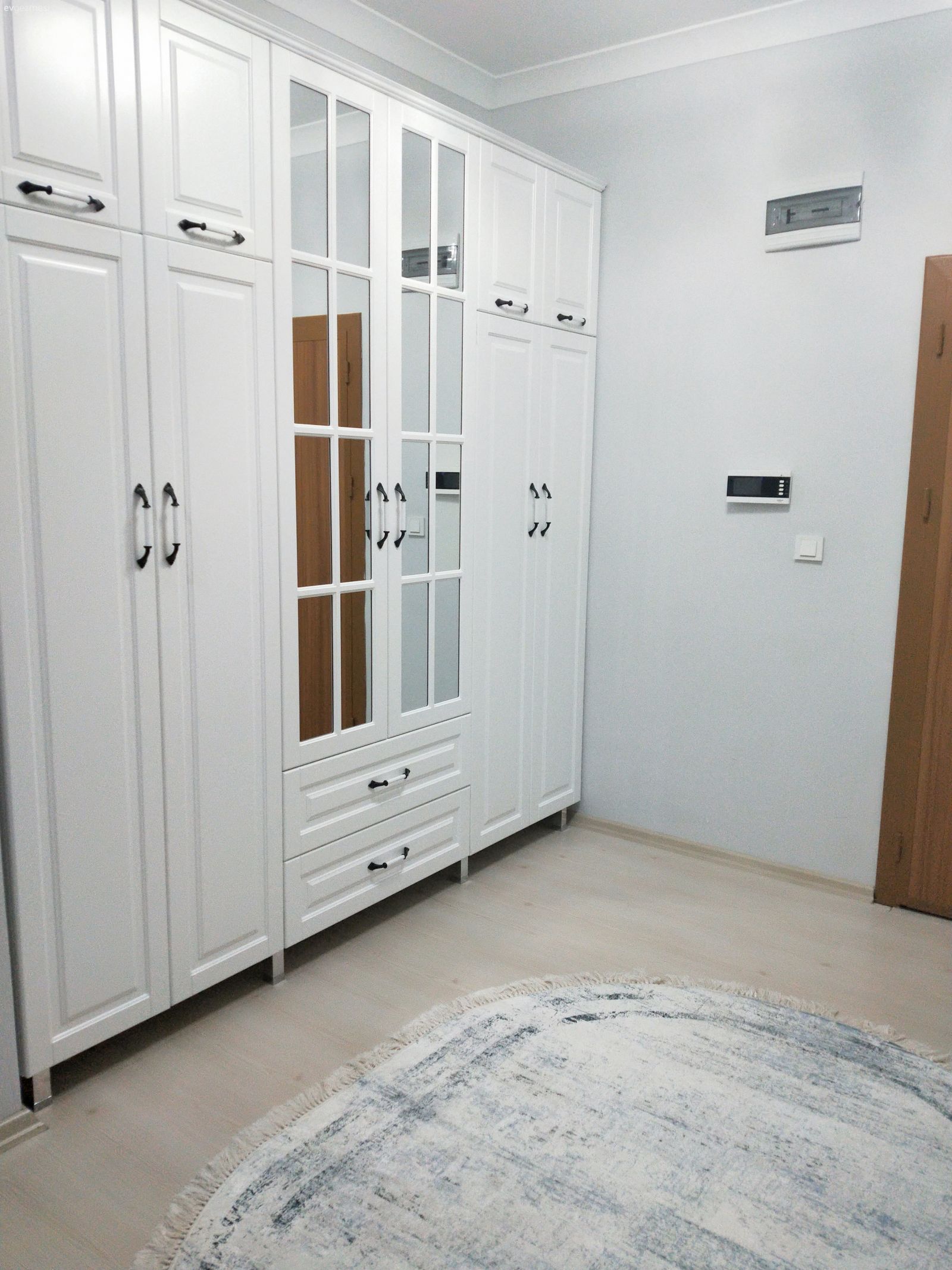 Mutfak, Salon, Balkon ve Antremden Kareler...