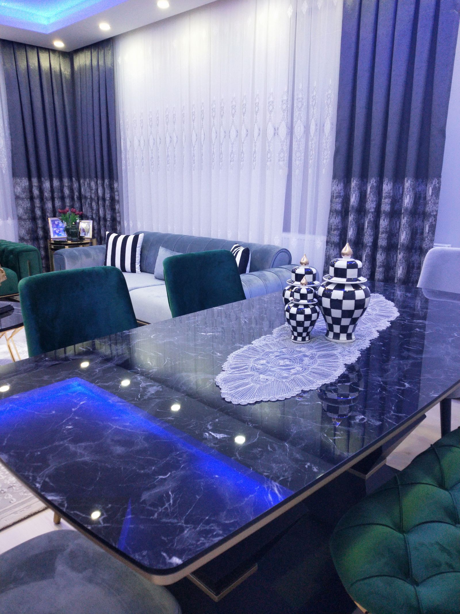 Mutfak, Salon, Balkon ve Antremden Kareler...