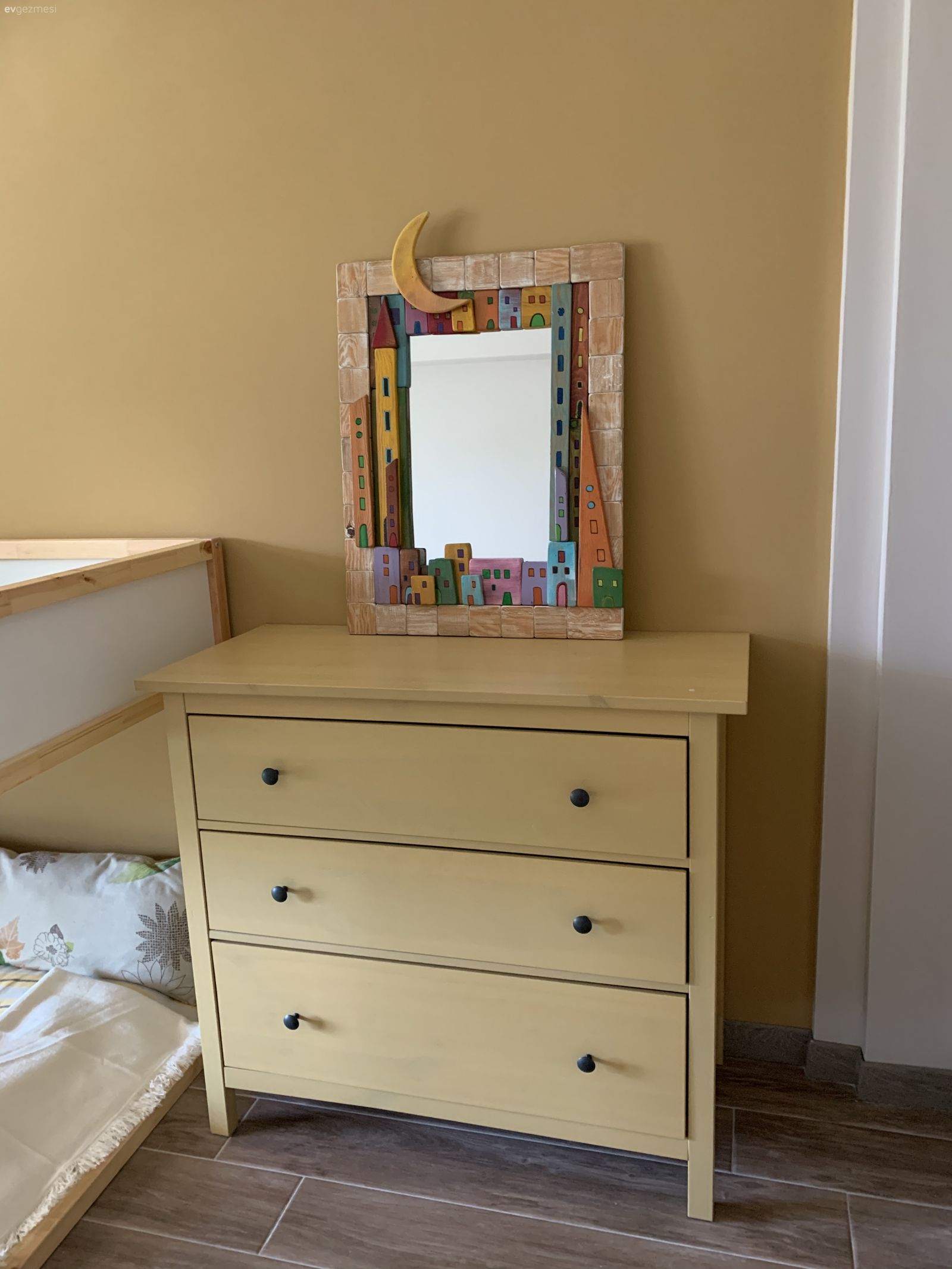 Muğla'dan Müstakil Bir Villa: Salon, Mutfak ve Çocuk Odası