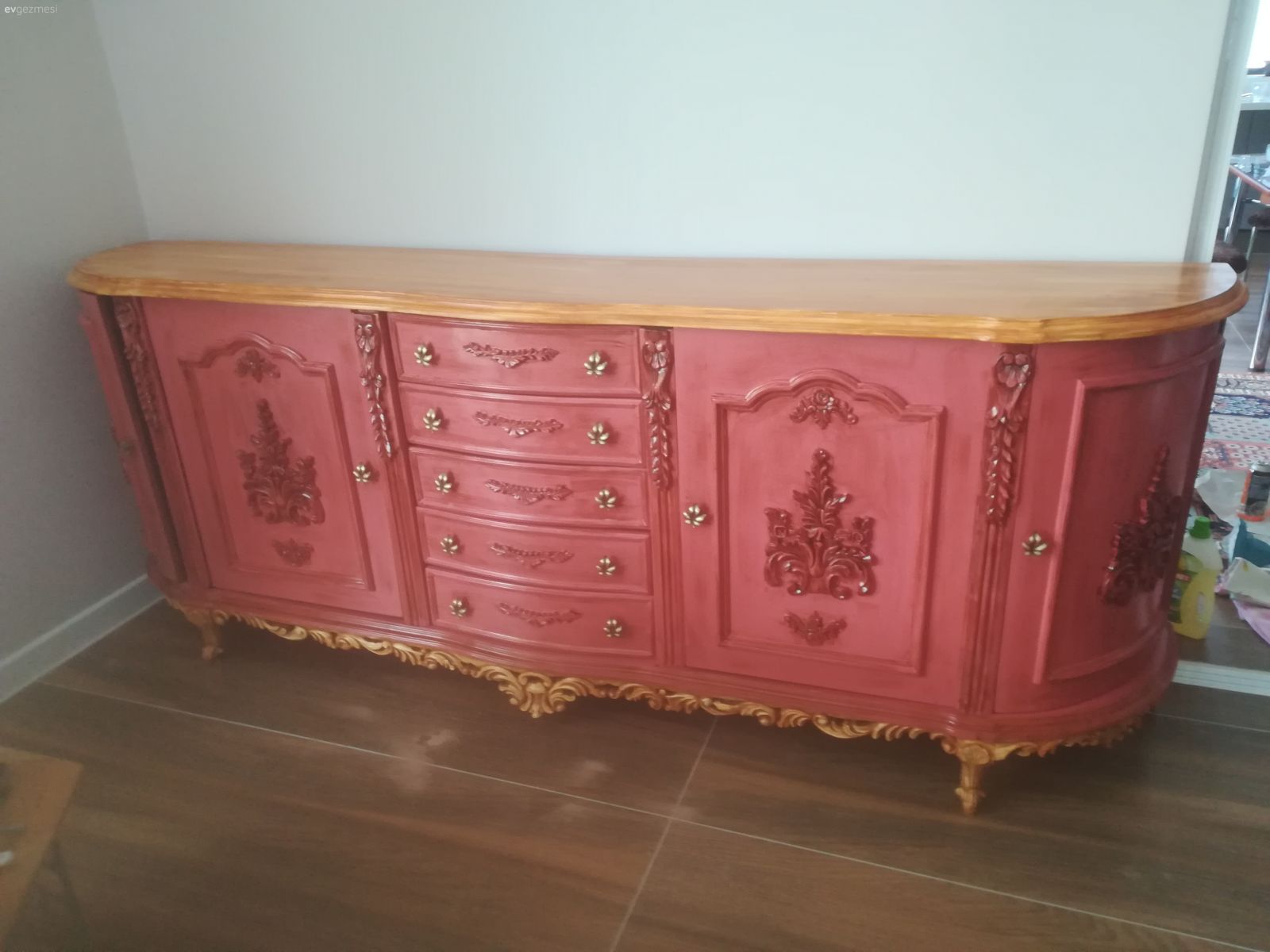 Eskileri atmıyoruz yeniden hayat veriyoruz.