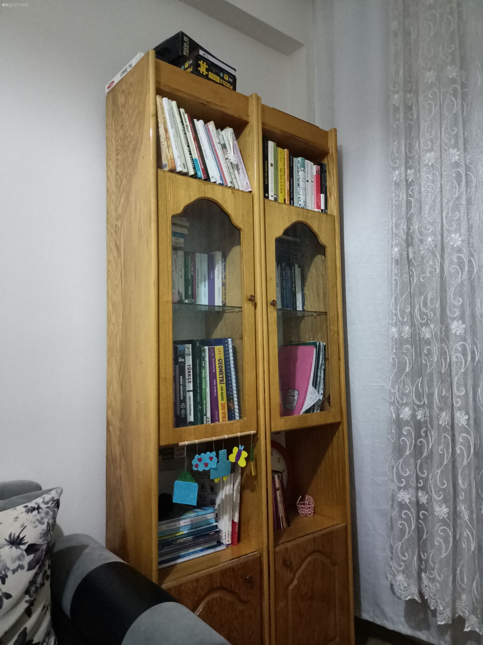 Çalışma masa ve sandalye i yenilemek istiyorum öğrenciyim