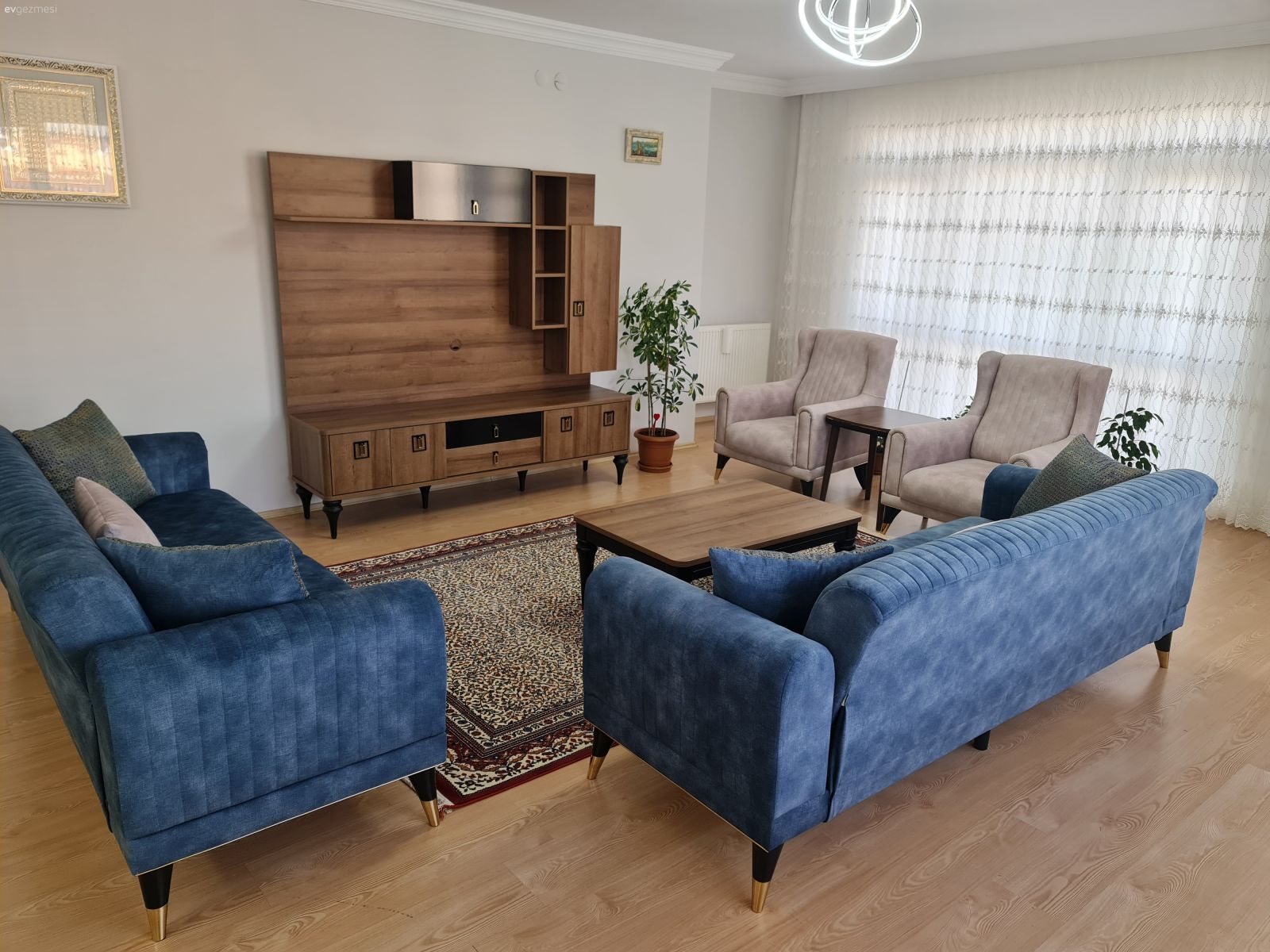 Salonuma fikir verir misiniz ?